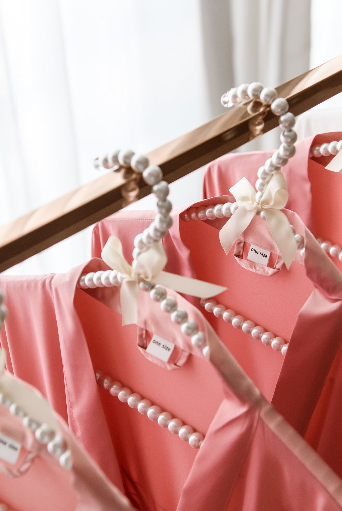 Pearl Hanger